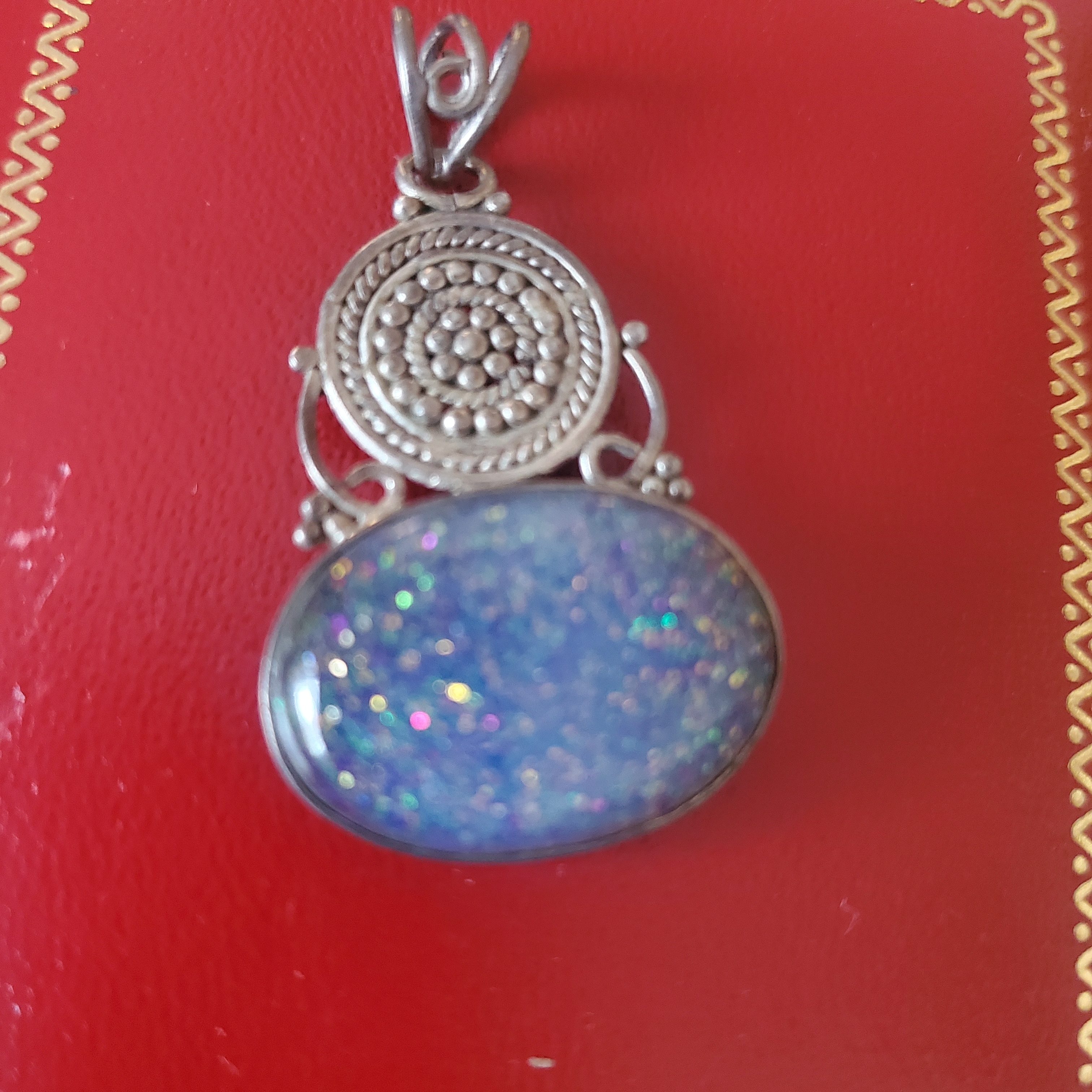 925 Vintage Pendant Dazzling Silver And Iridescent Necklace